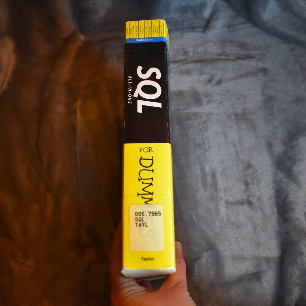 Used SQL All-in-One For Dummies Book - Picture 3 of 11